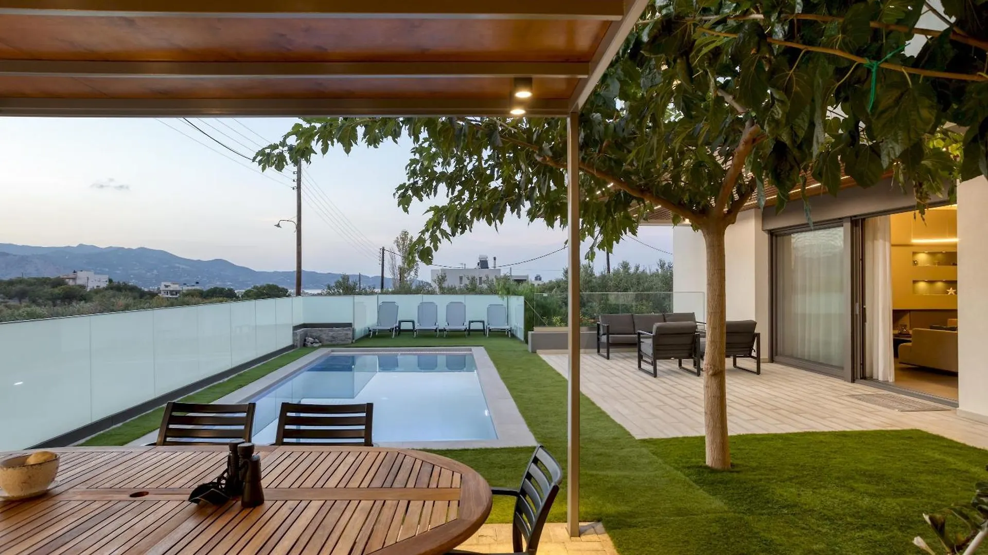 Crystal Sun Luxury Villa Giofirakia